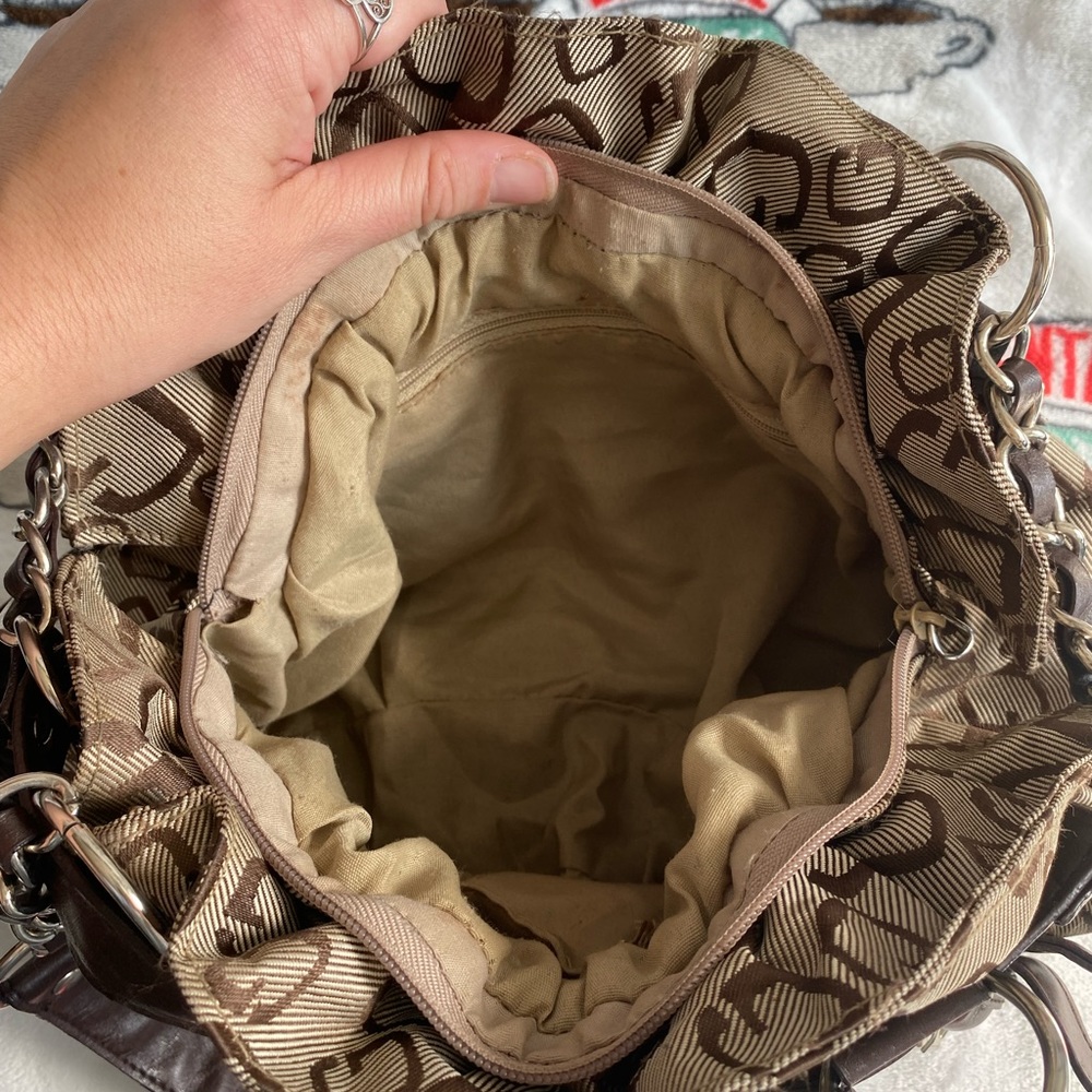Deb’s Handbag - Picture 3 of 3